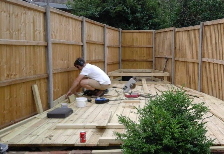 Wayne Laying Decking